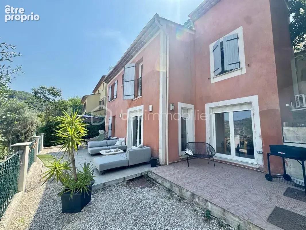 Maison 4 pièces 96 m² · à La Trinite · 96 m² · 470 000 €