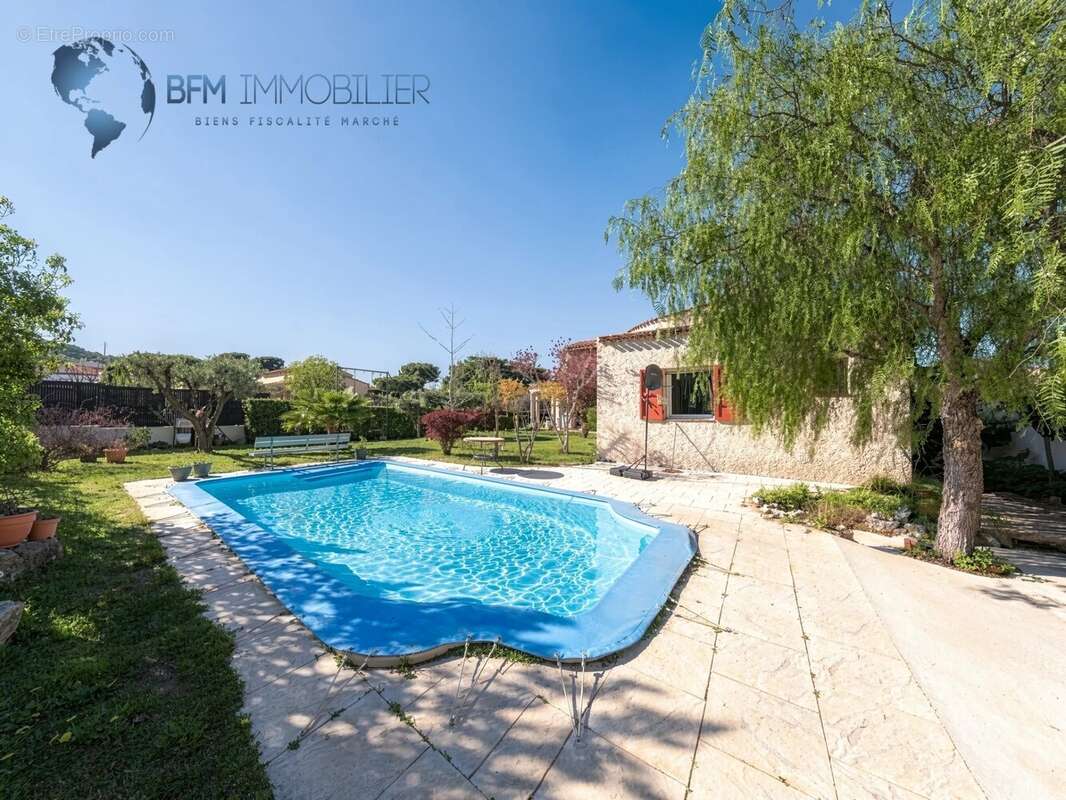 Maison à CHATEAUNEUF-LES-MARTIGUES