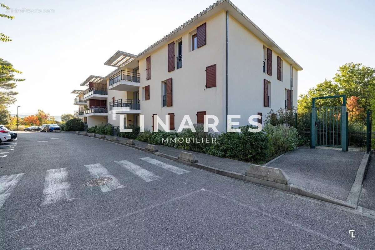 Appartement à VENELLES