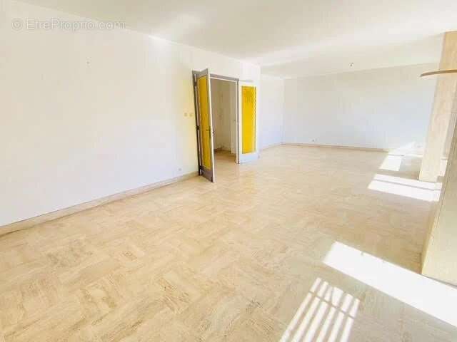 Appartement à MARSEILLE-9E