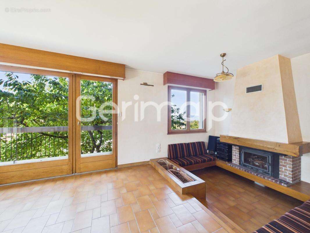 Vente - Maison - 8 pièces + cuisine - 180 m² - 795 000 € - - photo 7