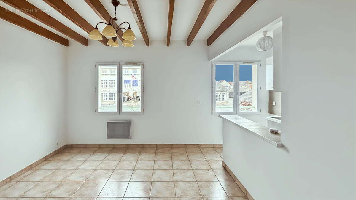 Appartement à NEAUPHLE-LE-CHATEAU