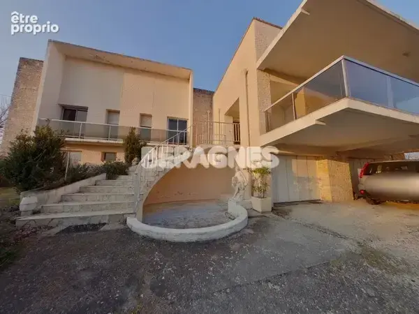 Maison d architecte 300 m2 habitable parc arbore piscine double garage - photo 1