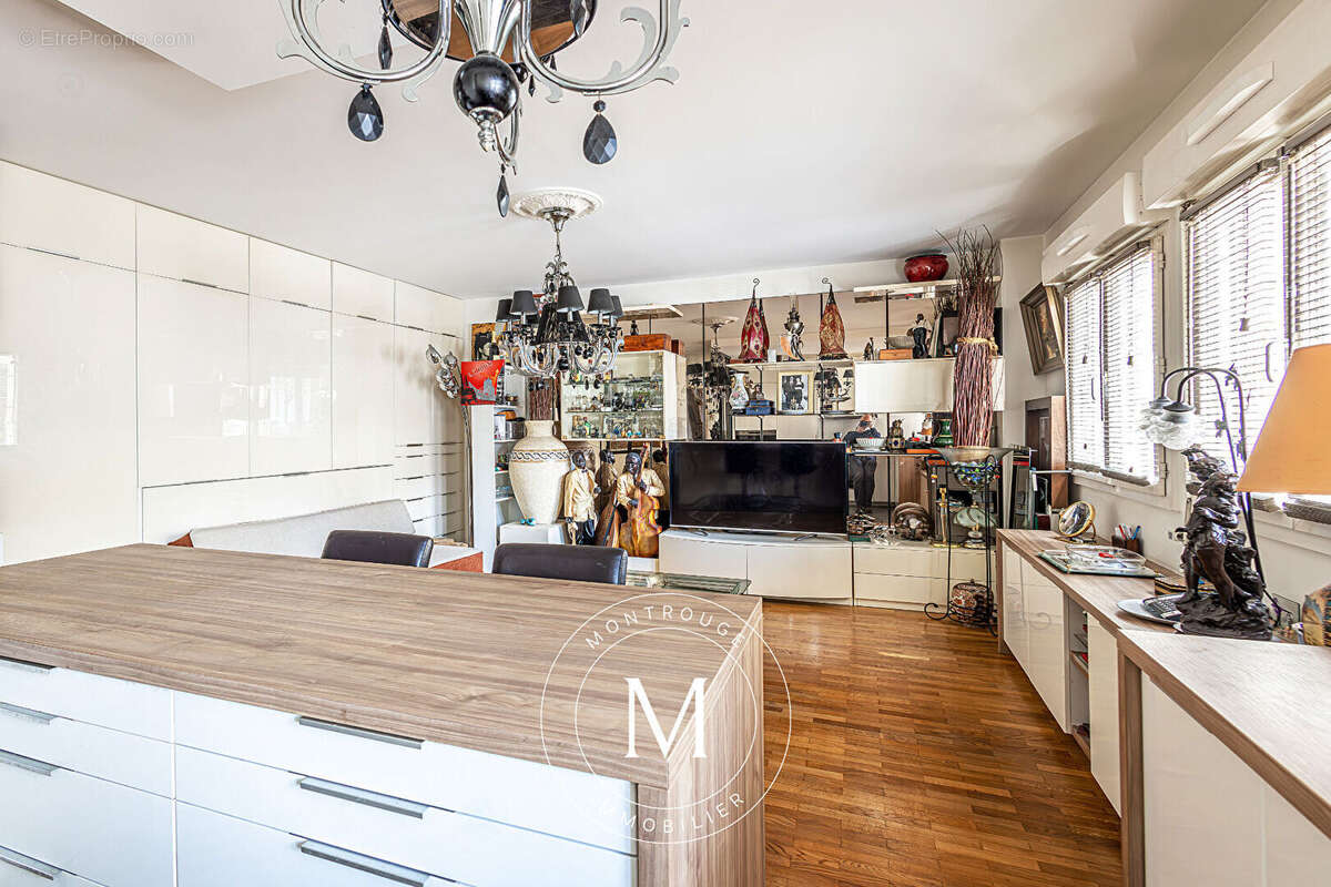 Appartement à LA GARENNE-COLOMBES