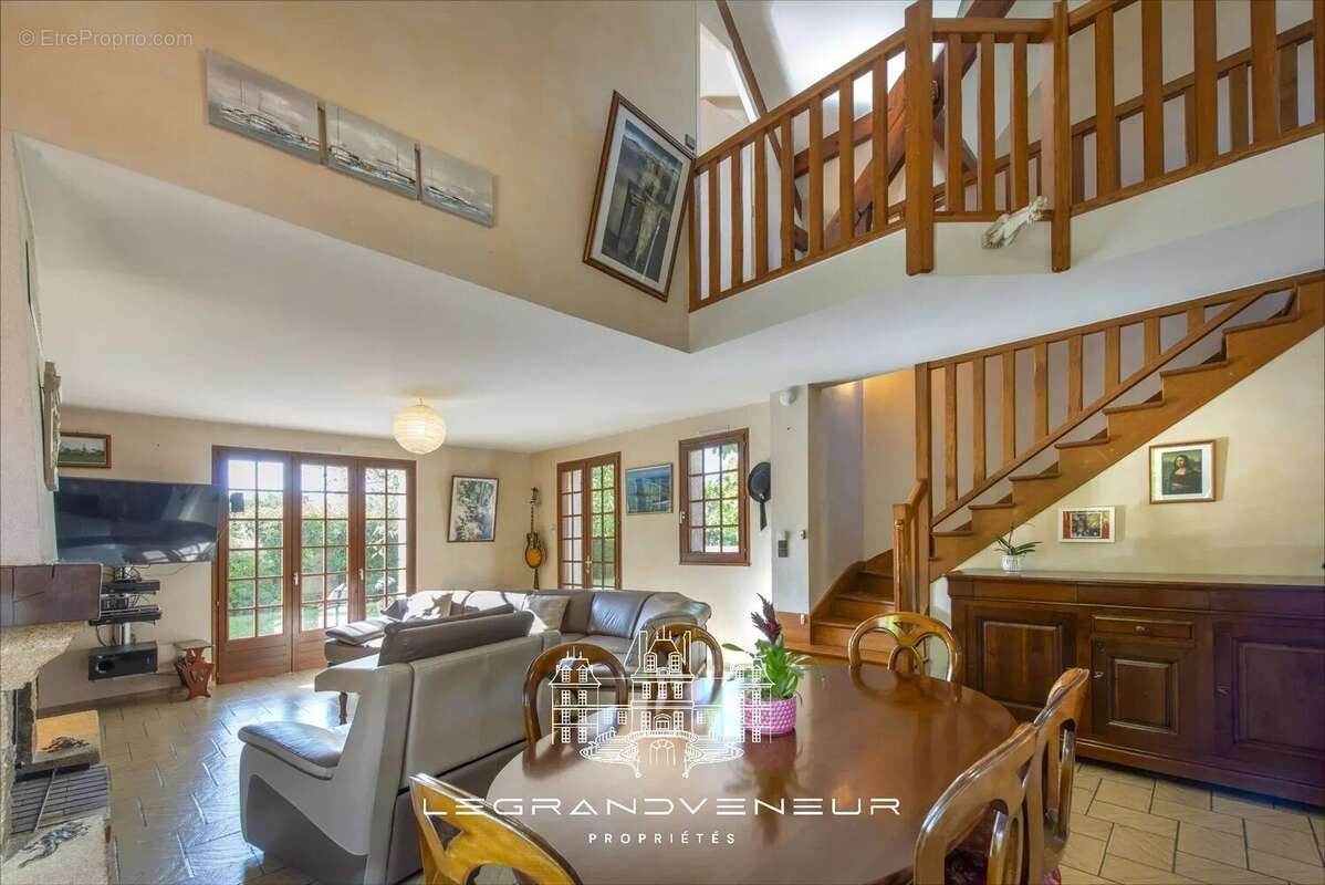 Maison à SAINT-SAUVEUR-SUR-ECOLE