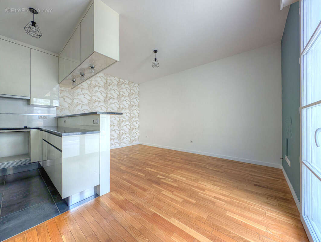 Appartement La Garenne Colombes 2 pièces - 43 m2 - photo 2