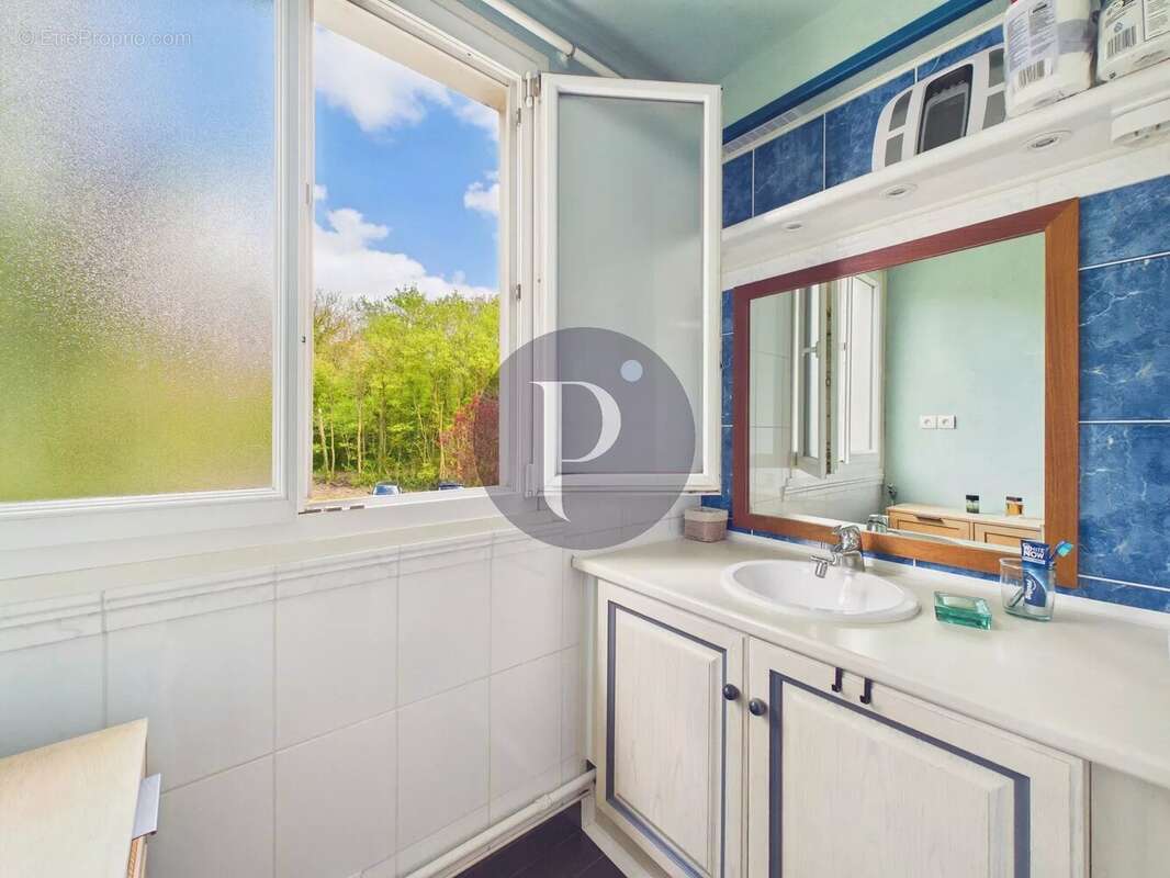 Appartement à VERRIERES-LE-BUISSON