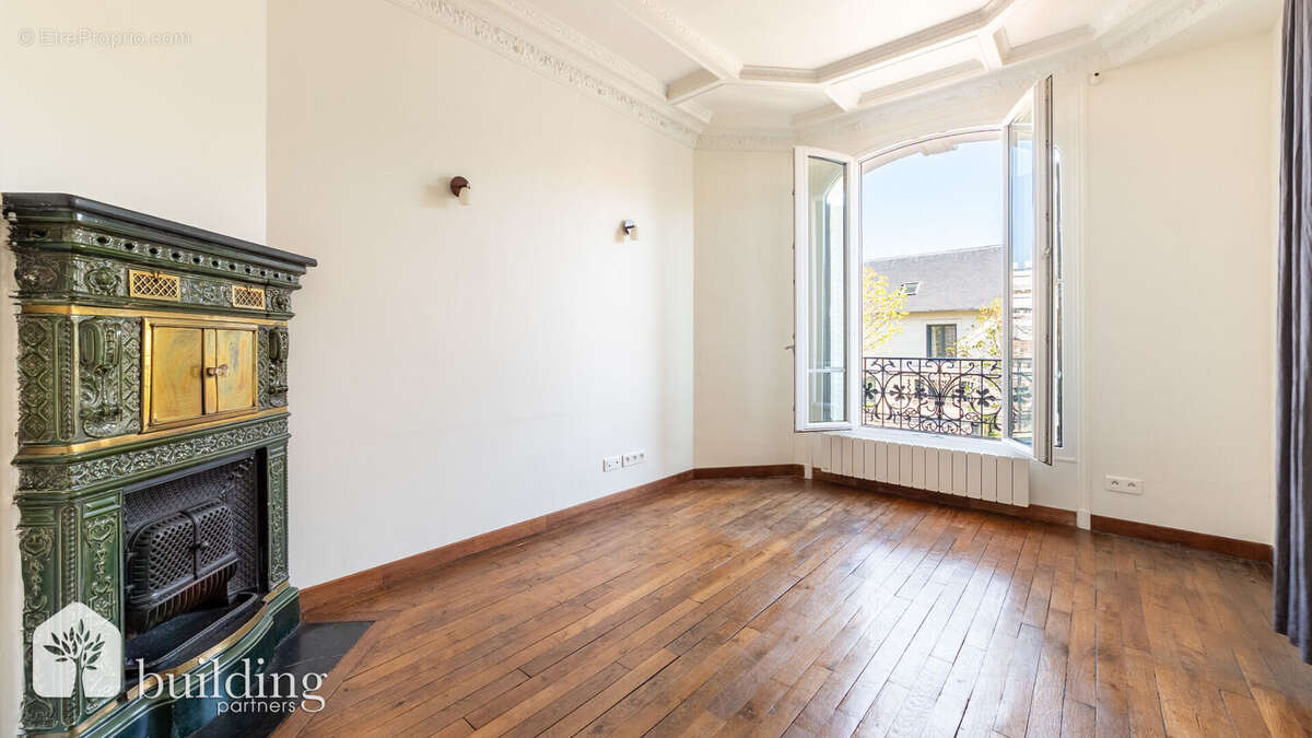 A vendre - Bécon Village - Appartement 3 pièces de 61 m² - photo 3