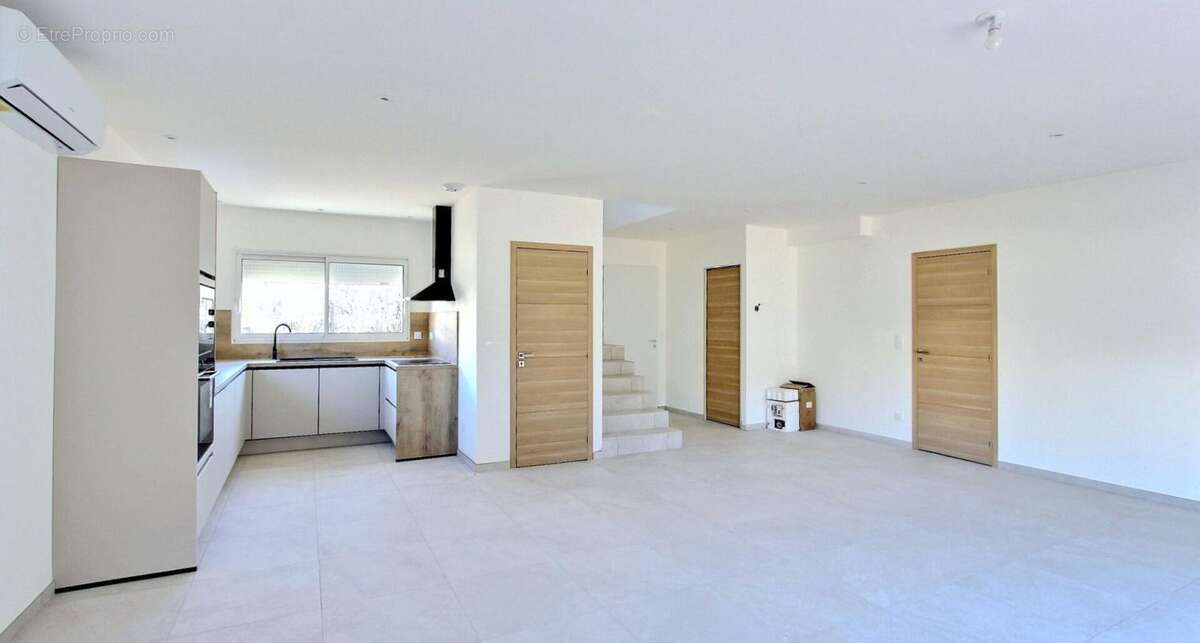 Maison à SAINT-ANTONIN-DU-VAR