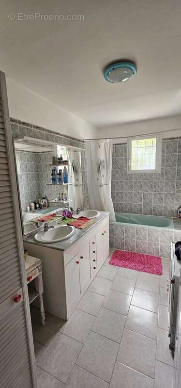 Maison à SAINTE-ANASTASIE-SUR-ISSOLE