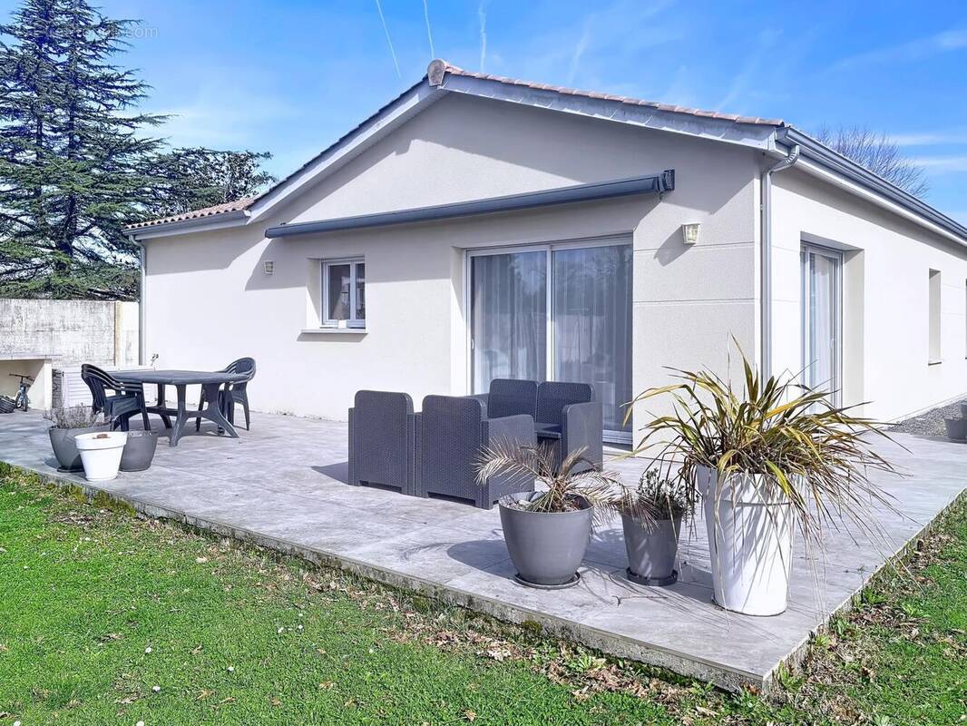 Photo 1 - Maison à SAINT-JEAN-D'ILLAC