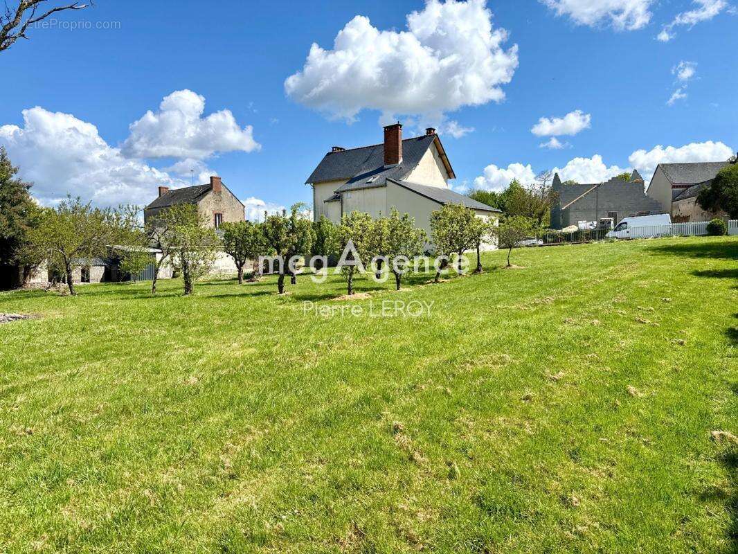 Maison à LE BOURG-D'IRE