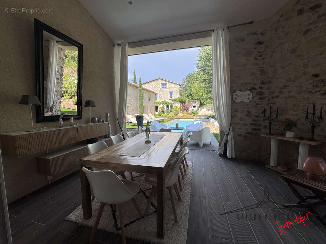 Propriété d'exception comprenant 3 logements - photo 8