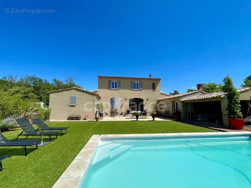 Maison à ROUSSILLON
