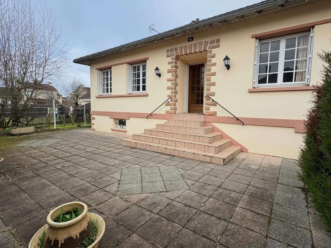 Maison à CHATENOY-LE-ROYAL