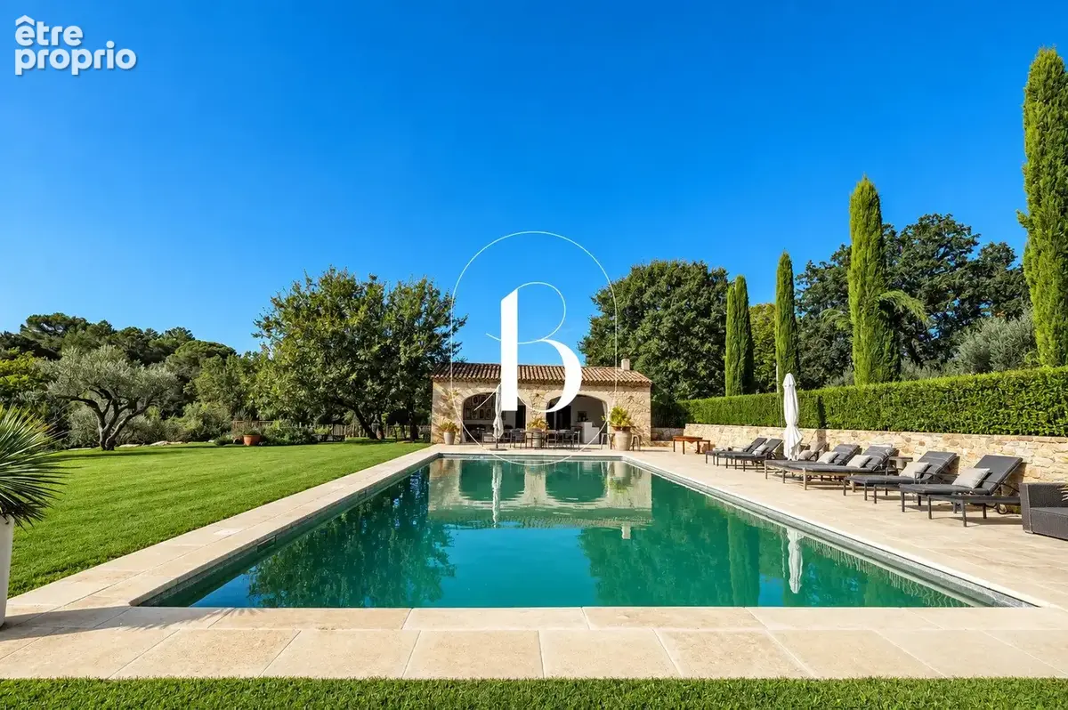 Photo Maison à Uzes au prix de 2 195 000€