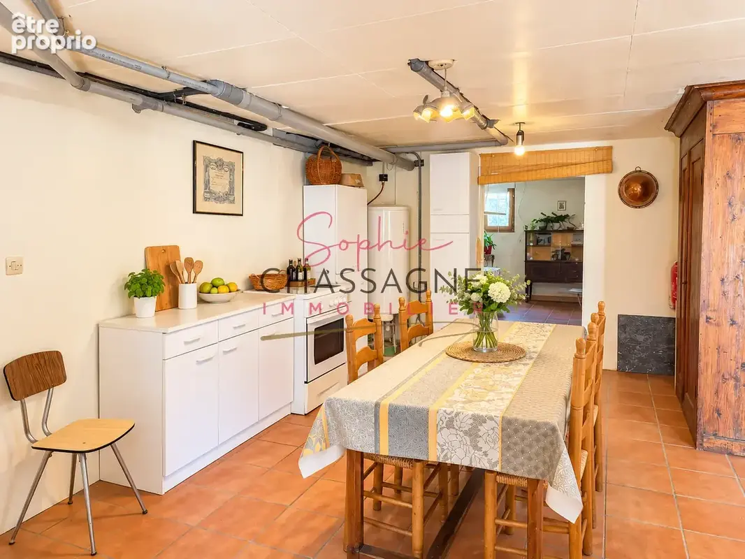 À Grézillac, maison de 145 m2 élevée sur sous-sol, implantée sur un terrain clos de 2 826 m2. - photo 18