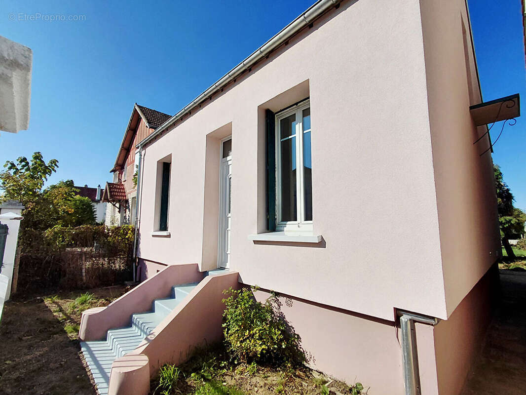 Maison à MAINVILLIERS