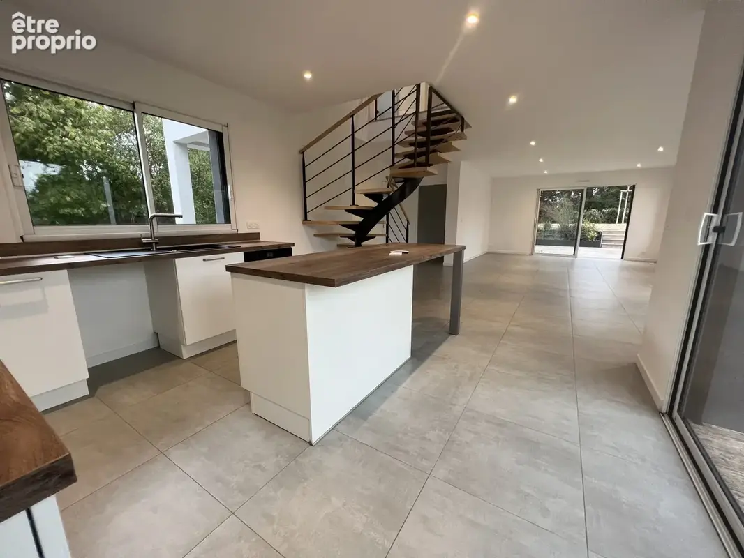 Maison 133 m² à Chartres-De-Bretagne  - photo 5