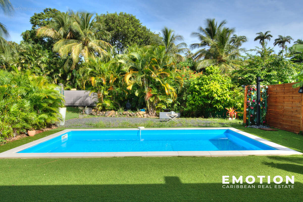 Maison à SAINTE-ROSE