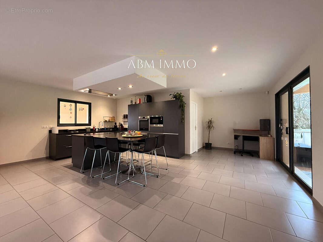 Maison familiale neuve dans un cadre naturel préservé - photo 5