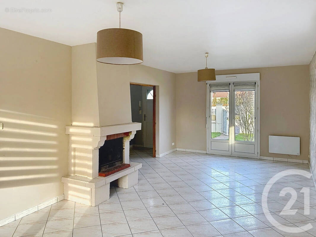 Maison à CHEMILLY-SUR-YONNE