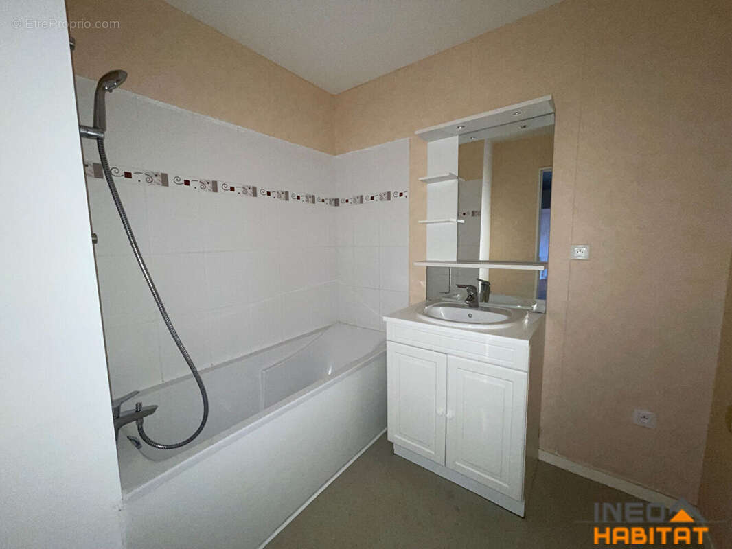 Appartement à LA MEZIERE
