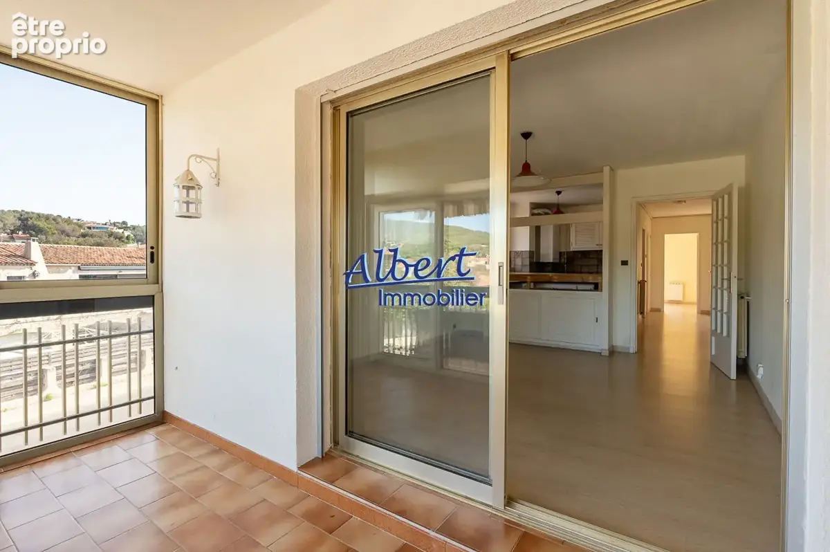 Appartement 2 pièces à vendre à Bandol, dernier étage avec vue dégagée - photo 6