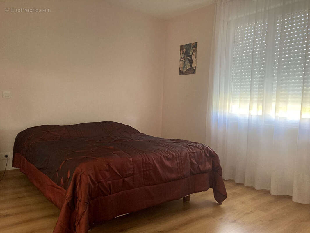 Maison à DONVILLE-LES-BAINS