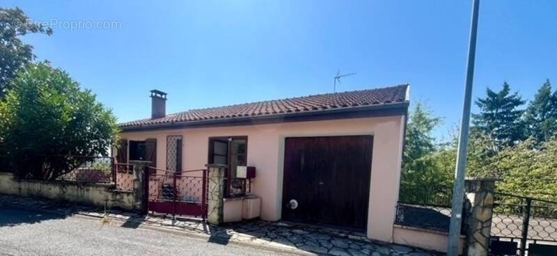 Maison à DECAZEVILLE