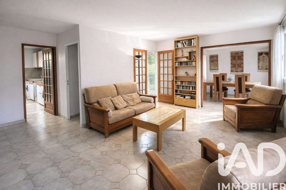 Photo 3 - Appartement à GENNEVILLIERS