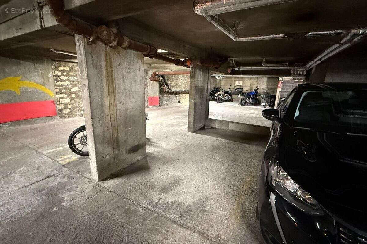 Parking à PARIS-12E