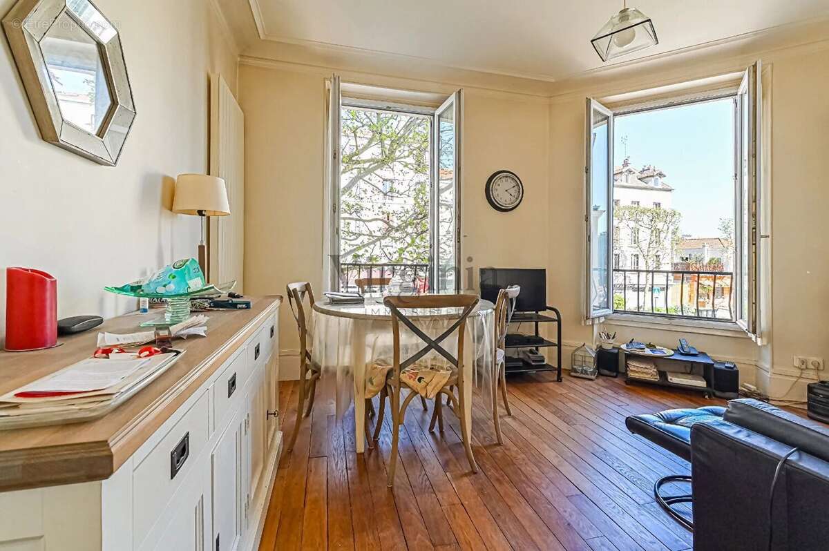 Appartement à CHARENTON-LE-PONT