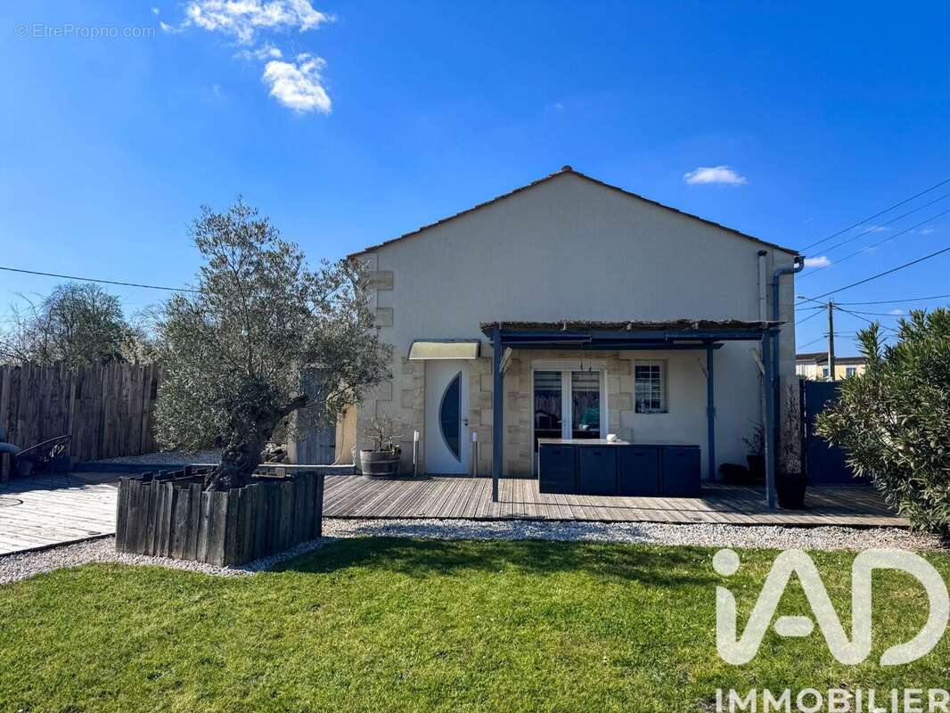 Maison 179 m² à Cadillac-En-Fronsadais  - photo 2