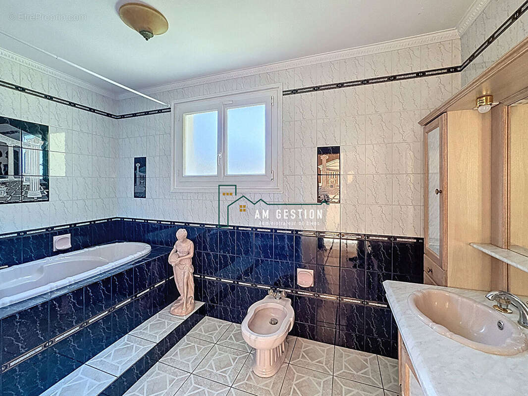 Maison à BONNAC-LA-COTE