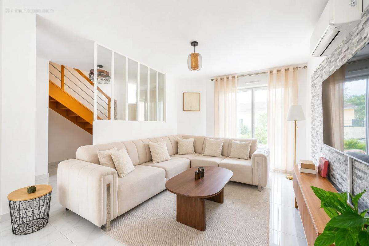 Maison à MAGNY-LES-HAMEAUX