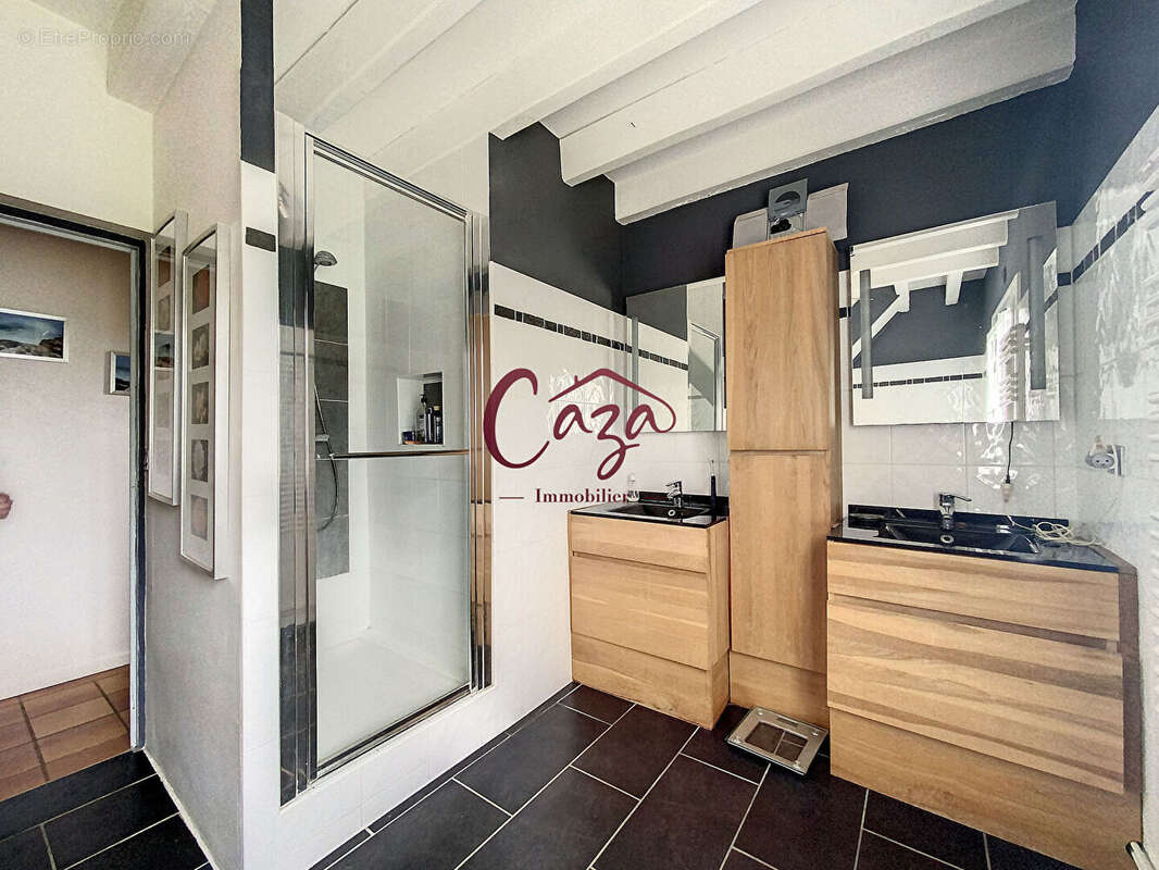 Maison à CAMBLANES-ET-MEYNAC