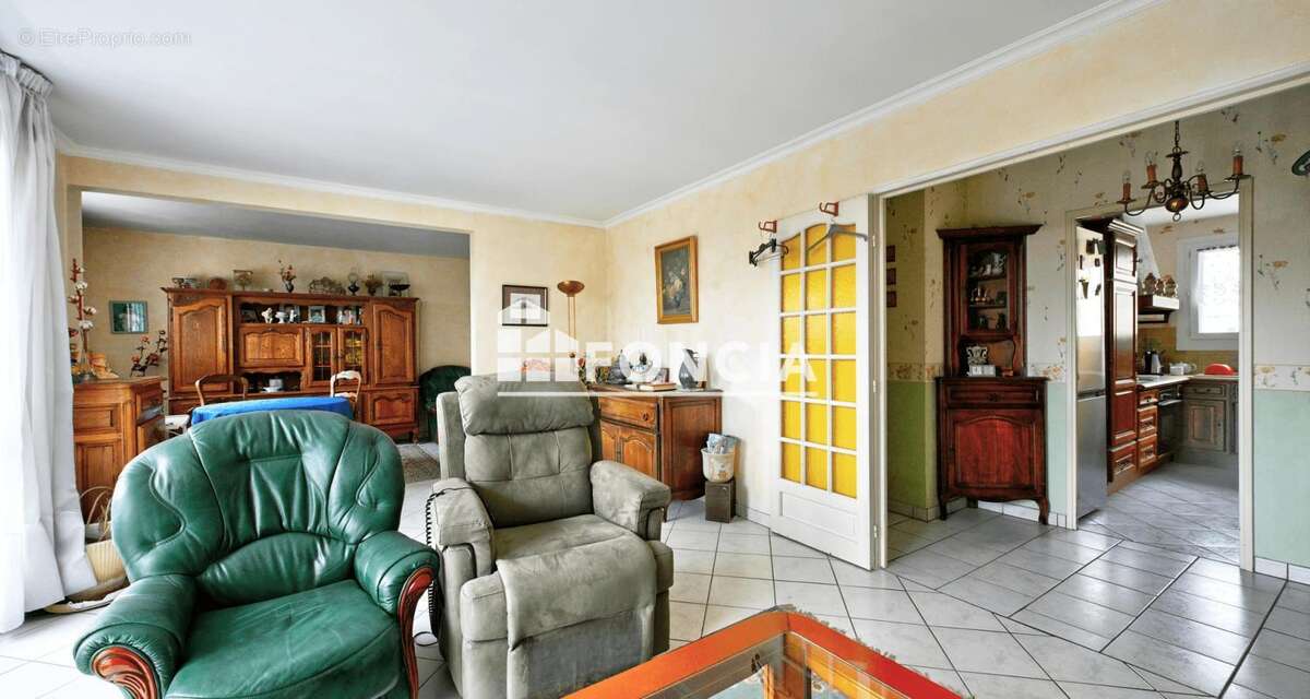 Appartement à MONTIGNY-LE-BRETONNEUX