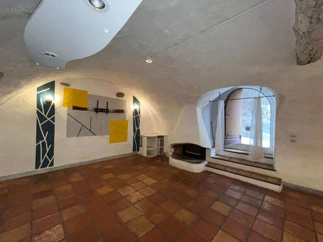 Appartement à TOUET-DE-L'ESCARENE