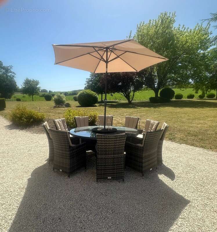 Belle maison de 5 chambres, dépendances et piscine sans voisins - photo 23