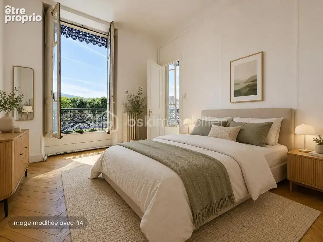 T4 de caractère de 94,17 m² A RENOVER– Quartier Saint-Laurent – Grenoble - photo 11