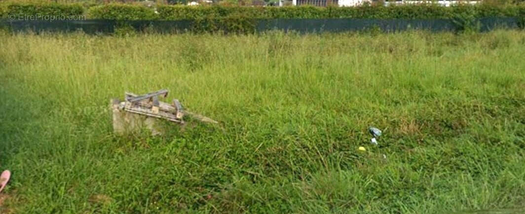 Terrain à ESPES-UNDUREIN