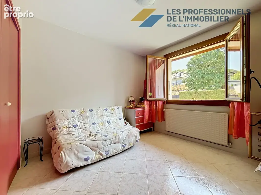 Maison traditionnelle de plain-pied de 129,25 m2 habitable, sur un terrain de 1 760 m2 - photo 9