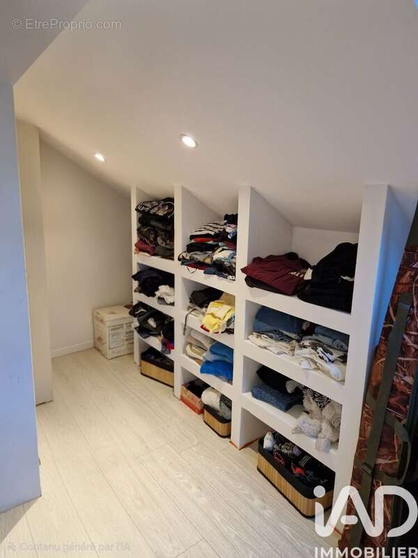 Maison 70 m² à Saint-Martin-De-Bienfaite-La-Cressonniere  - photo 4