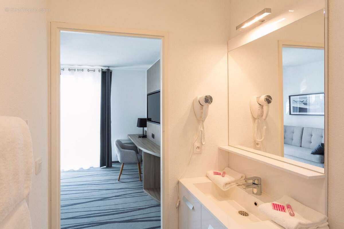 INVESTISSEMENT LOCATIF  MERIGNAC  Résidence Nemea Appart Hotel Stadium Bordeaux aéroport -  7.2% de rentabilité - photo 4