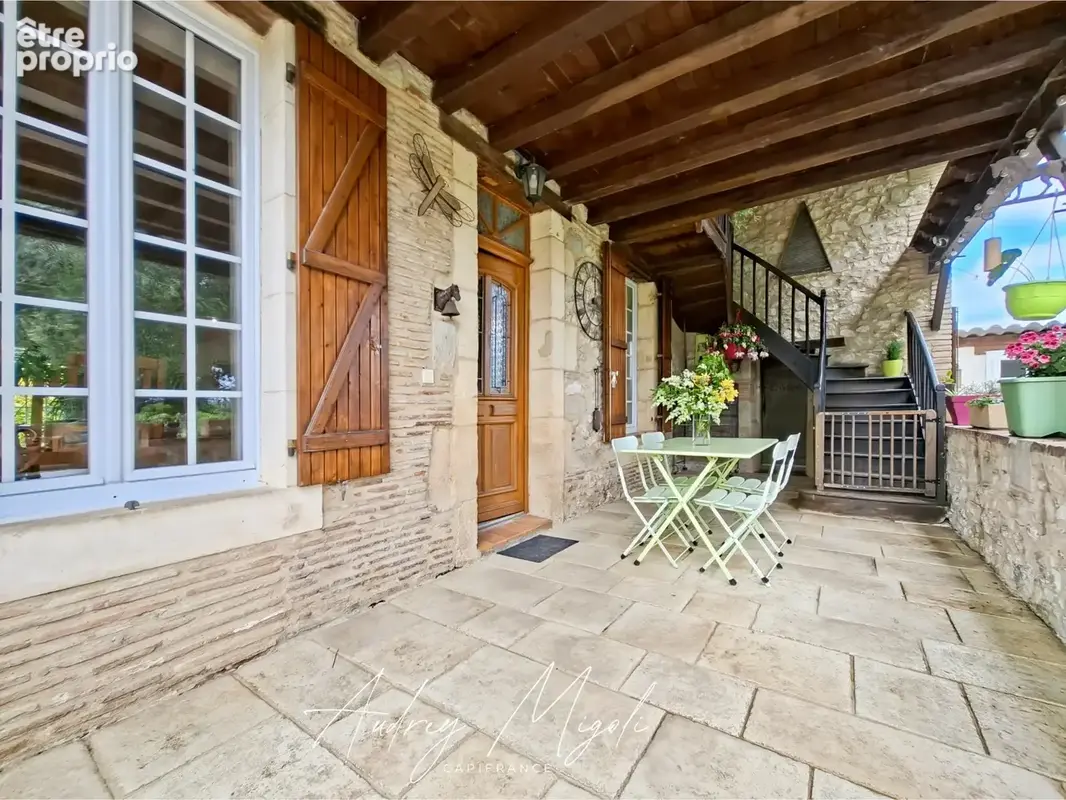 Propriété en pierre avec maison, gîte, 245m², 7 chambres, piscine, 300m² de dépendances, parc de 2,5 hectares - photo 21