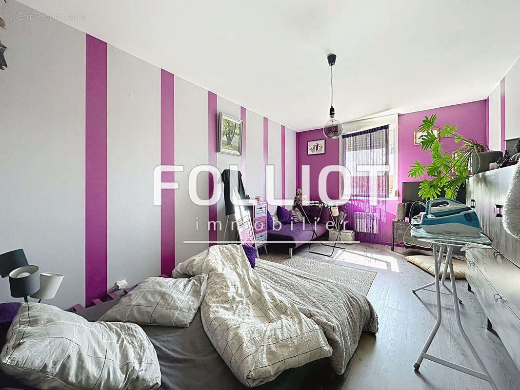 Appartement à DONVILLE-LES-BAINS