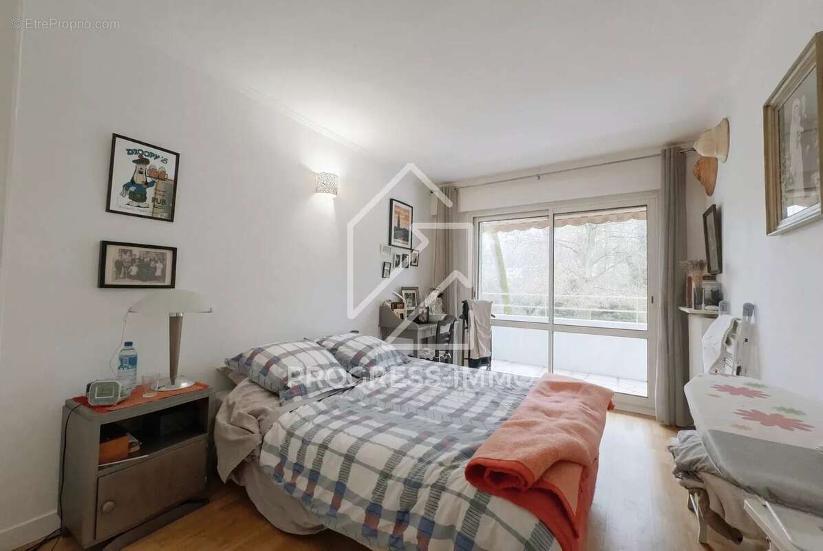 Appartement à COMBS-LA-VILLE