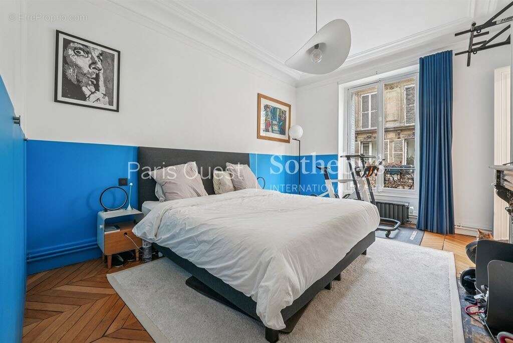 Appartement à PARIS-8E