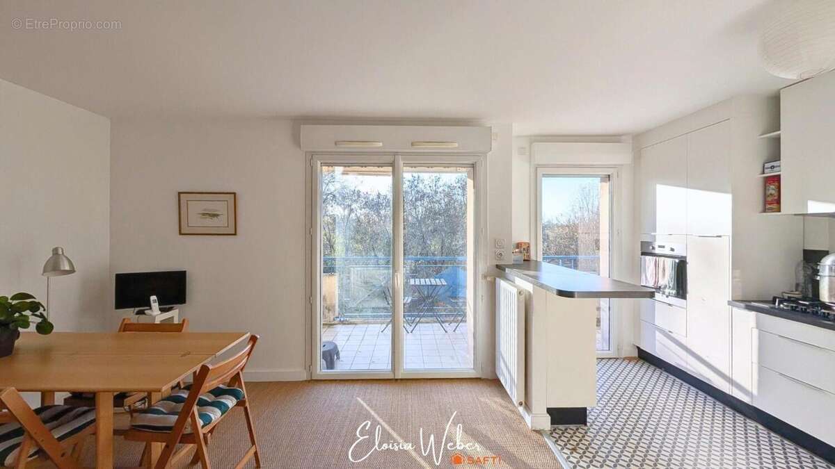 Photo 2 - Appartement à LES PONTS-DE-CE